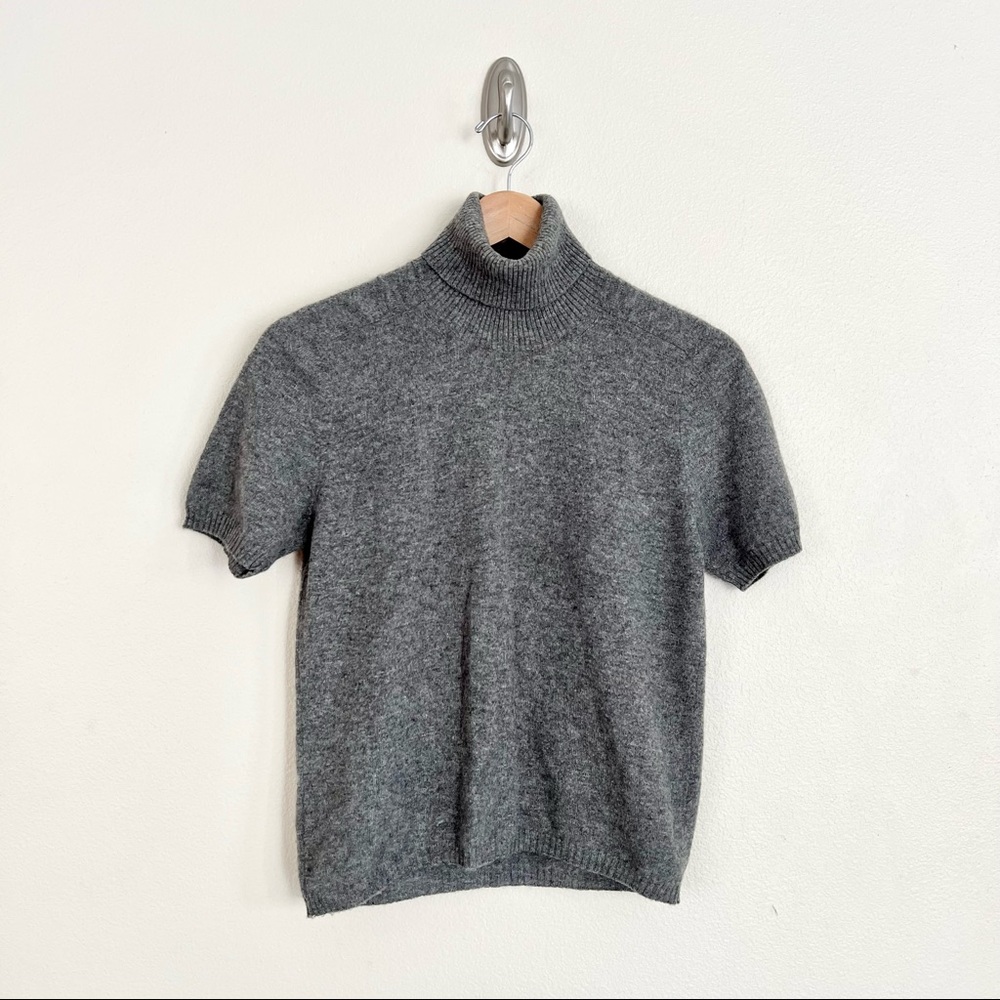 BRUNELLO CUCINELLI 100% Cashmere Turtleneck Short Sleeve Sweater in Heather Grey